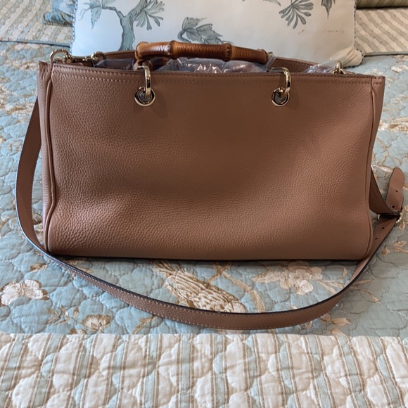 Gucci bag - Picture 2 of 11